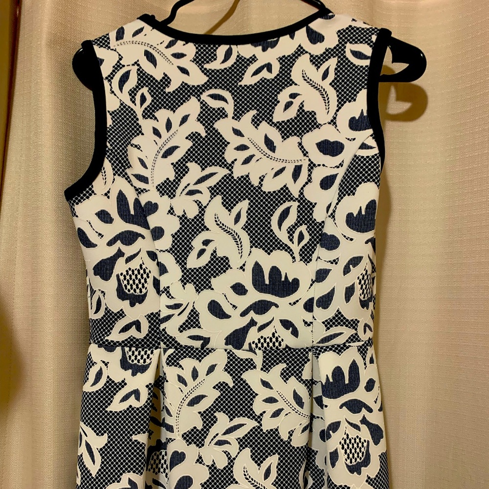 Blue white dress 💙🤍 - Picture 4 of 5